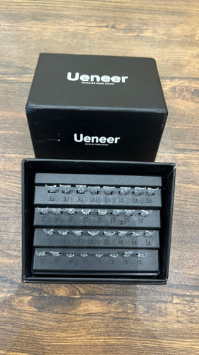 قالبهای شفاف کیت یو ونیر چینی در جعبه نگهداری قابل اتوکلاو.